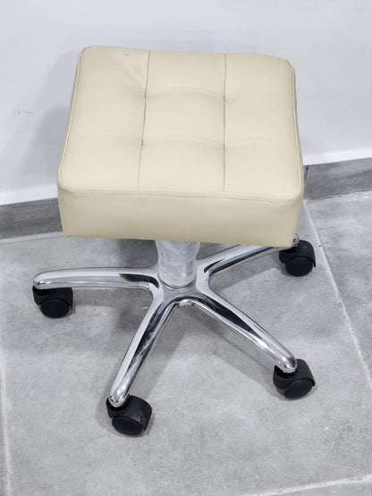 Tabouret Moderne et Pratique un siège élégant et fonctionnel pour votre maison ou votre espace de travail